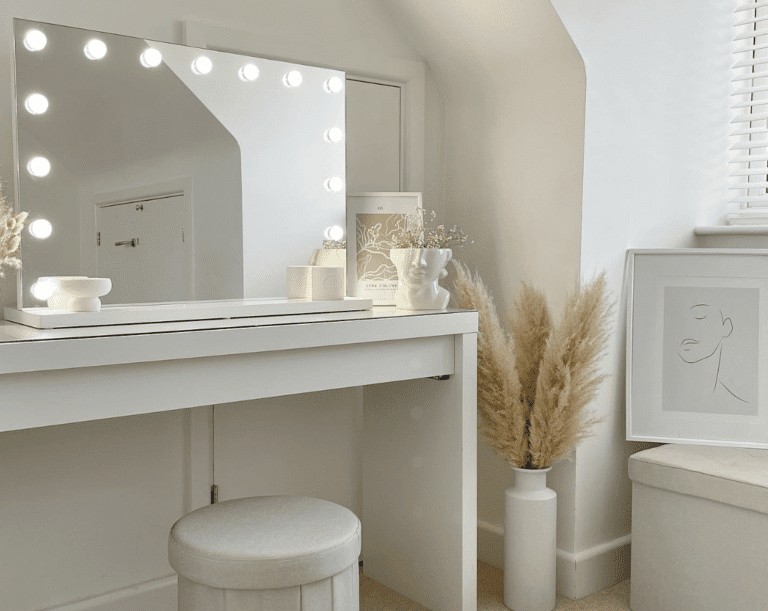 14 Must Try Modern Dressing Table Designs For Small Bedroom