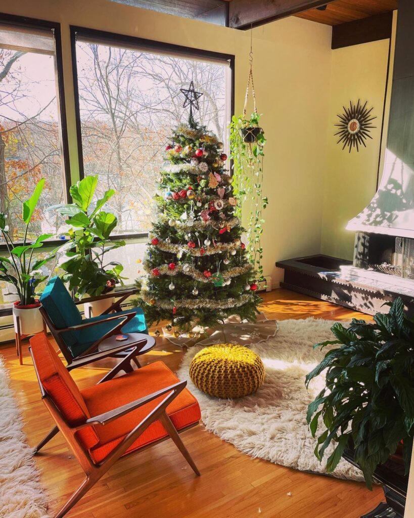 Mid Mod Holiday Decor Ideas